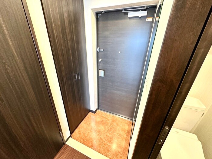 物件内観写真7　(玄関)