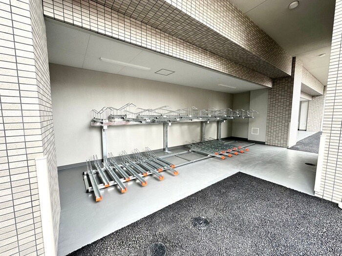 物件外観写真3　(駐輪場)