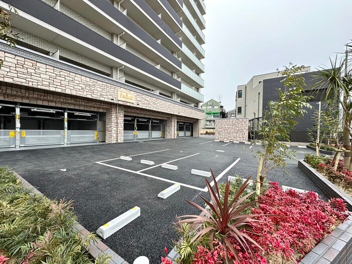 物件外観写真4　(駐車場)