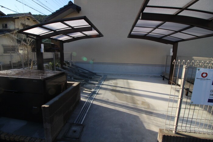 物件外観写真4　(駐輪場)