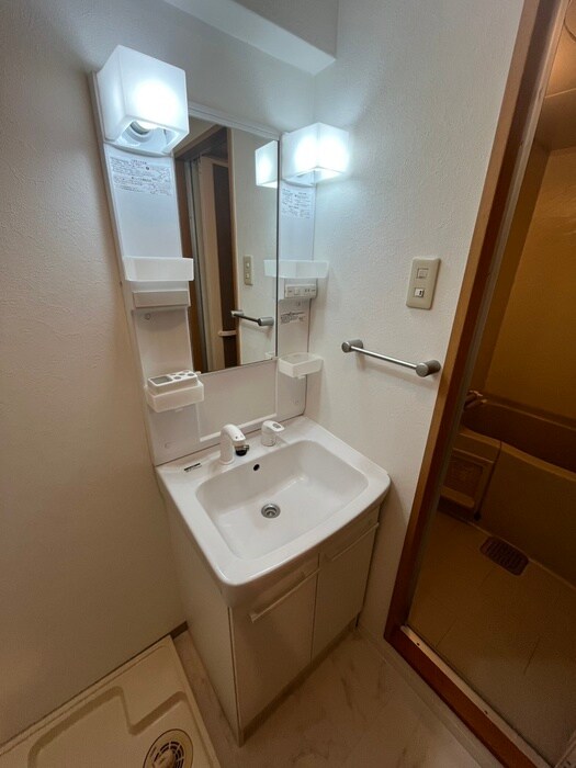 物件内観写真9　(洗面)