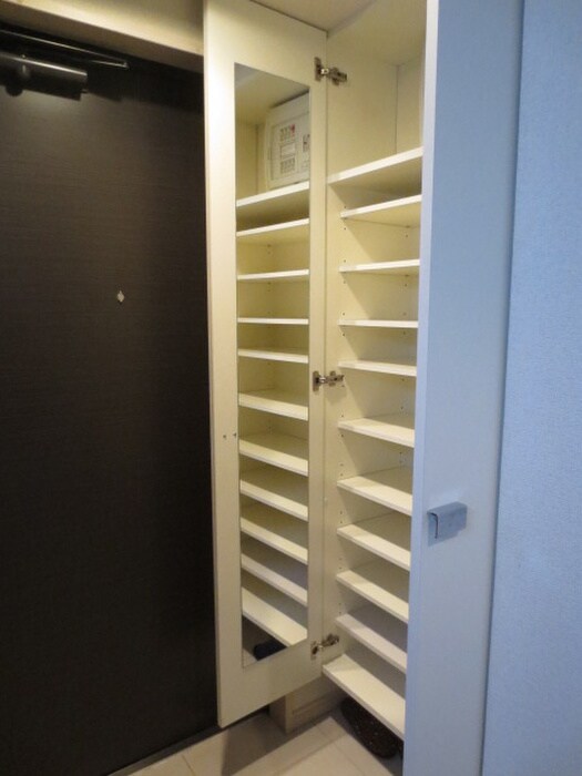 物件内観写真7　(靴箱)