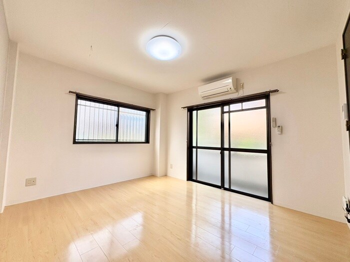 物件内観写真8　(居室)