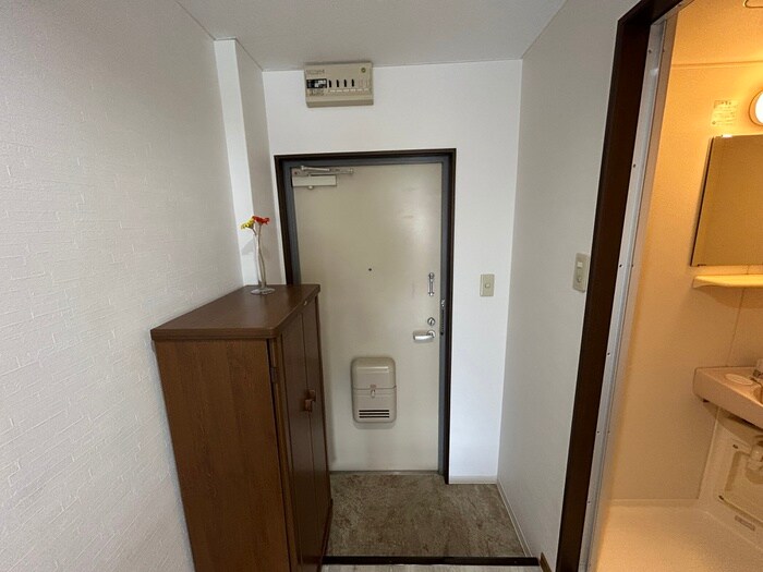 物件内観写真15　(玄関)