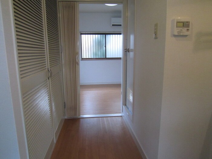 物件内観写真10　(室内からの展望)