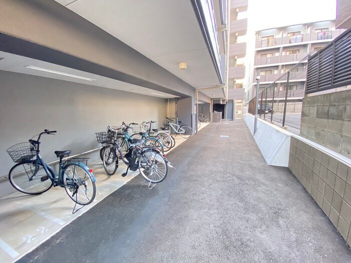 物件外観写真5　(駐輪場)
