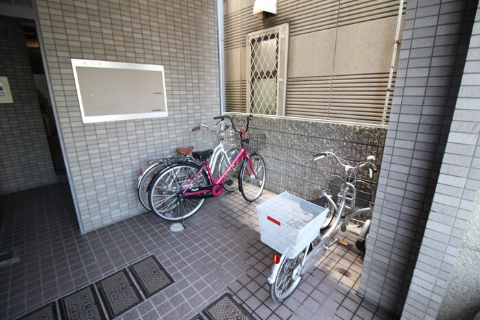 物件外観写真6　(駐輪場)