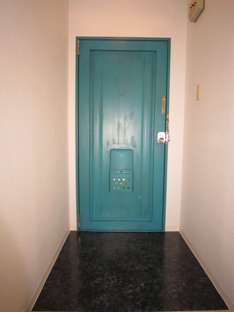 物件内観写真10　(玄関)