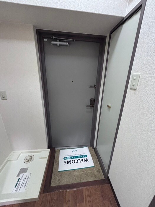 物件内観写真10　(玄関)