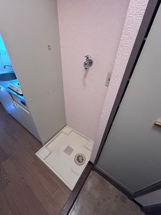 物件内観写真10　(洗濯機置場)