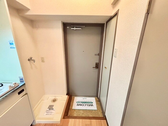 物件内観写真12　(玄関)