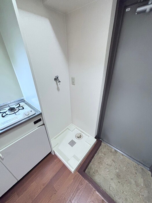 物件内観写真14　(洗濯機置場)