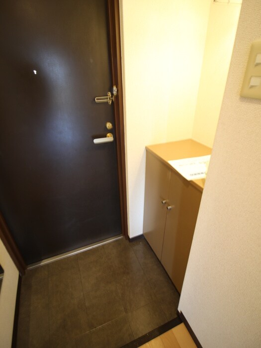 物件内観写真13　(玄関)