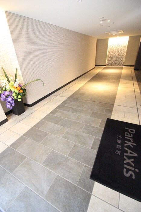 物件外観写真4　(エントランス部分)