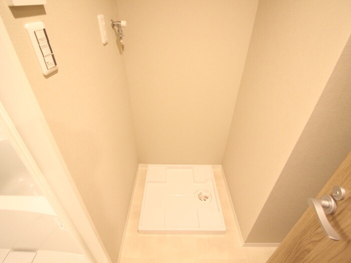 物件内観写真11　(洗濯機置場)