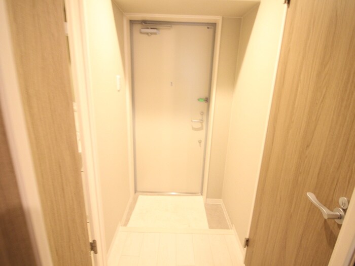 物件内観写真16　(玄関)