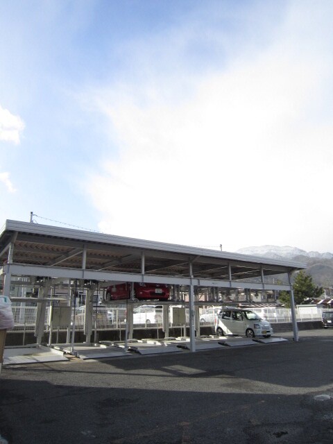 物件外観写真2　(駐車場)