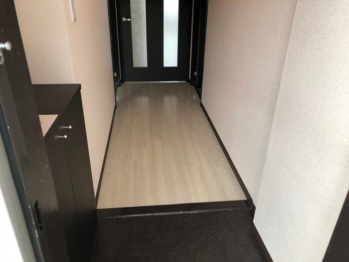 物件内観写真15　(玄関)