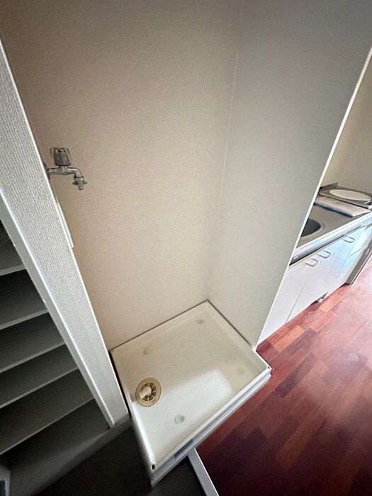 物件内観写真12　(洗濯機置場)