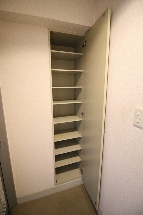 物件内観写真14　(靴箱)