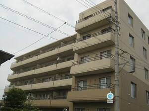豊中緑丘ﾊﾟｰｸ･ﾏﾝｼｮﾝ（105）外観写真