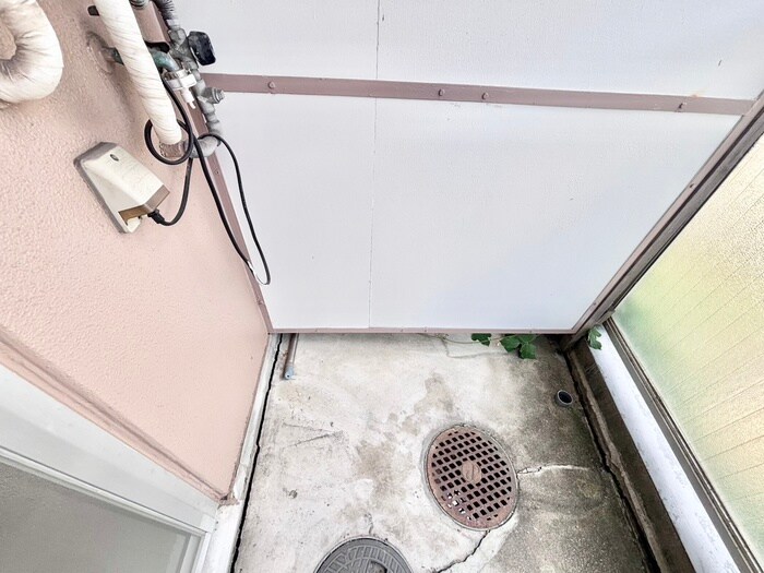 物件内観写真10　(洗濯機置場)