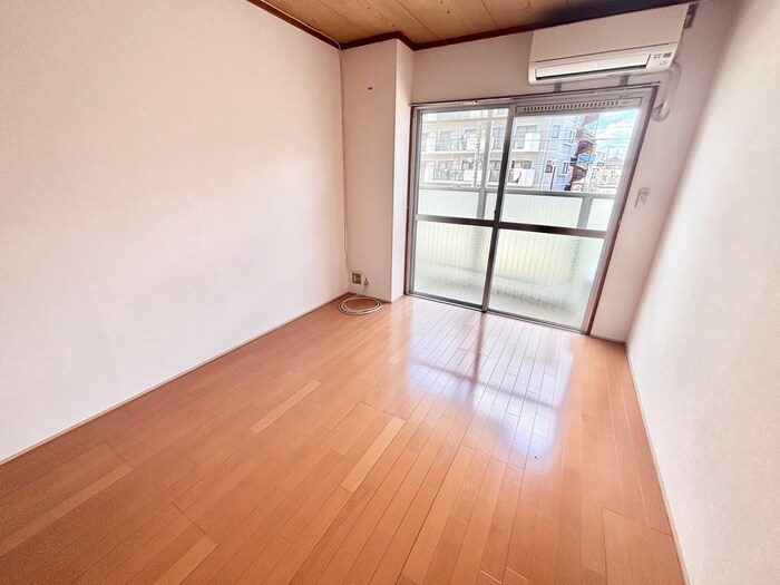 物件内観写真13　(居室)