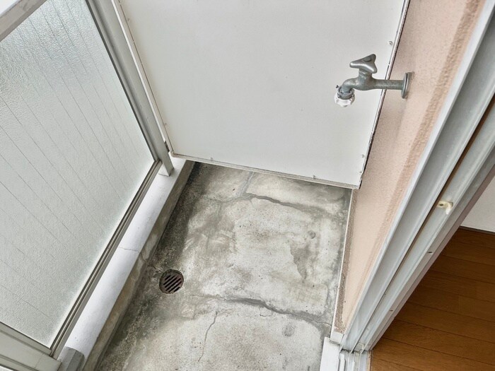 物件内観写真14　(洗濯機置場)