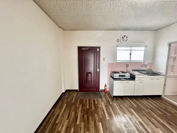 物件内観写真16　(玄関)