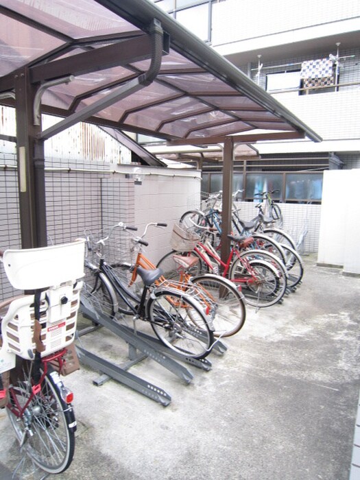 物件外観写真6　(駐輪場)