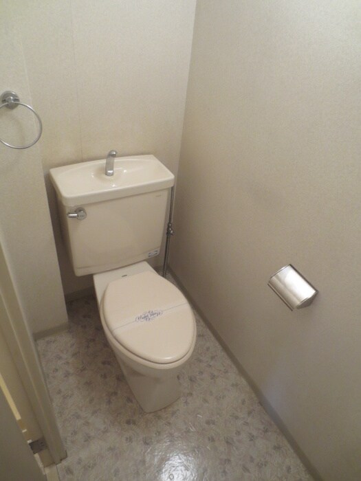 物件内観写真13　(トイレ)