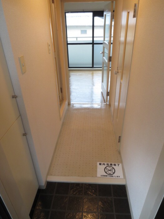 物件内観写真16　(玄関)