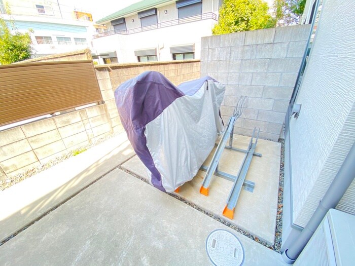 物件外観写真5　(駐輪場)