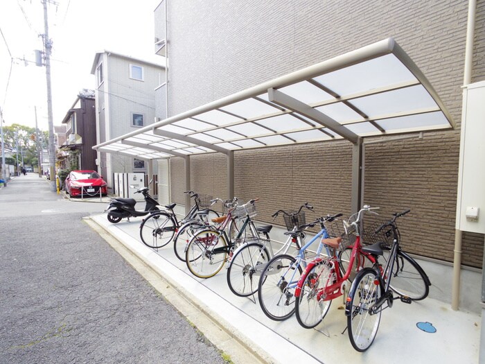 物件外観写真4　(駐輪場)