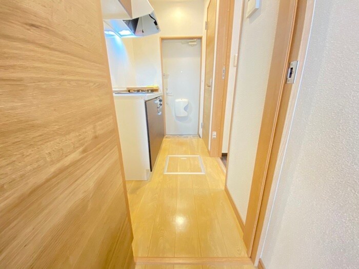 物件内観写真16　(廊下)