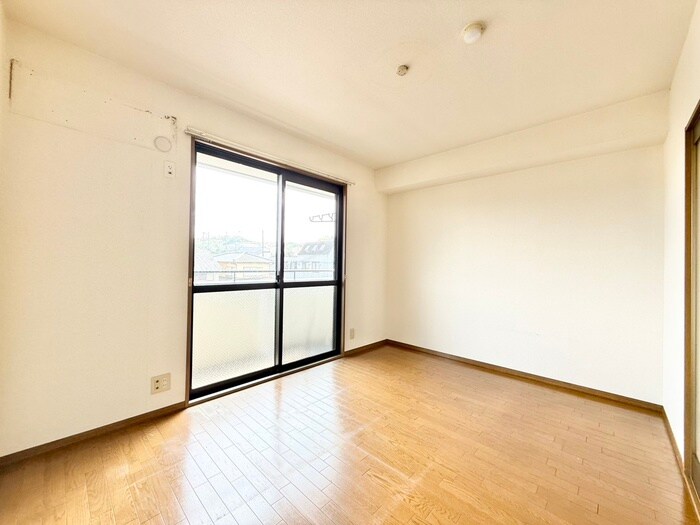 物件内観写真8　(居室)