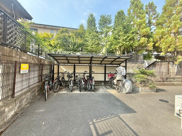 物件外観写真3　(駐輪場)