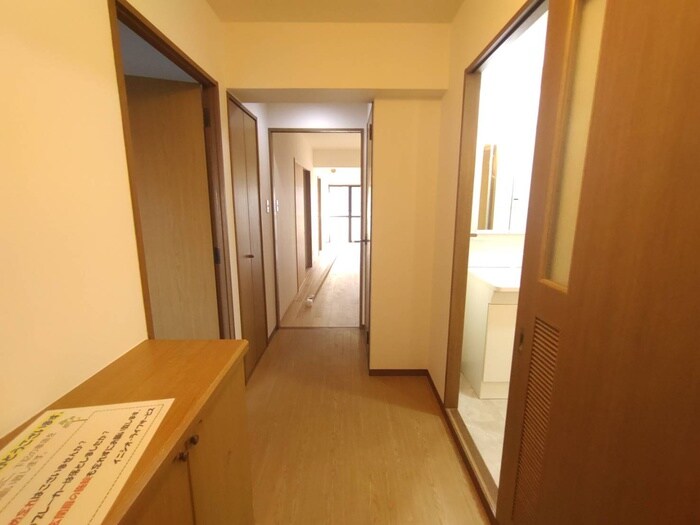 物件内観写真17　(廊下)