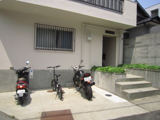 物件外観写真3　(駐輪場)