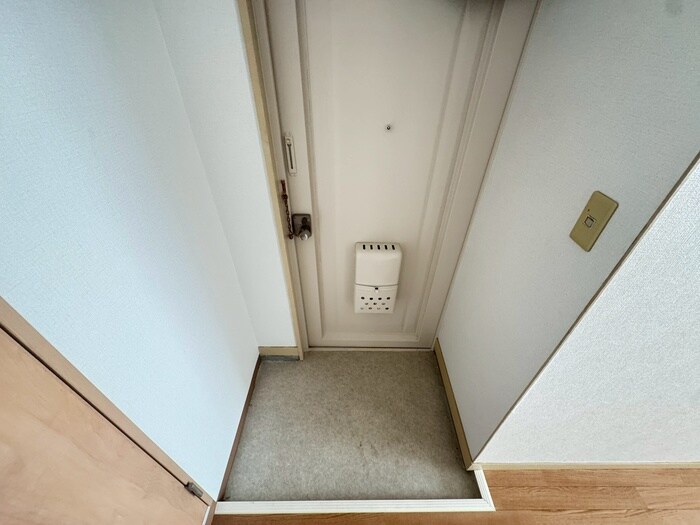 物件内観写真14　(玄関)