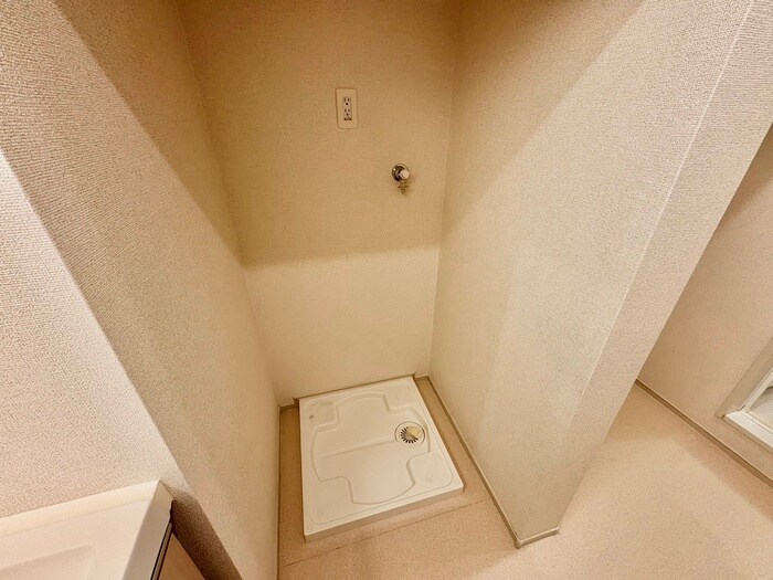 物件内観写真12　(洗濯機置場)