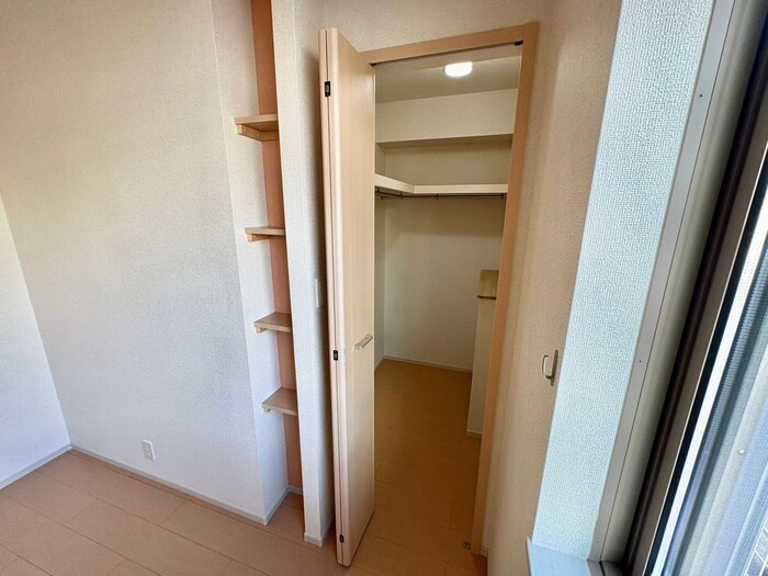 物件内観写真13　(収納)