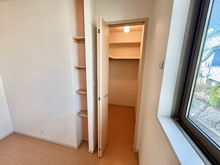 物件内観写真14　(収納)