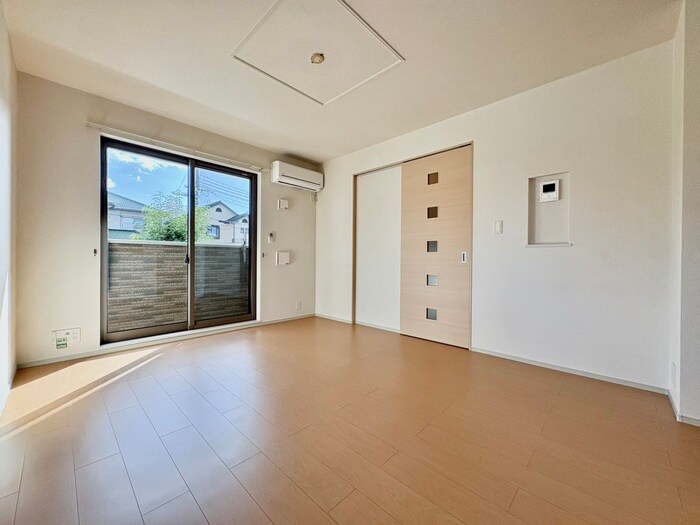 物件内観写真15　(居室)