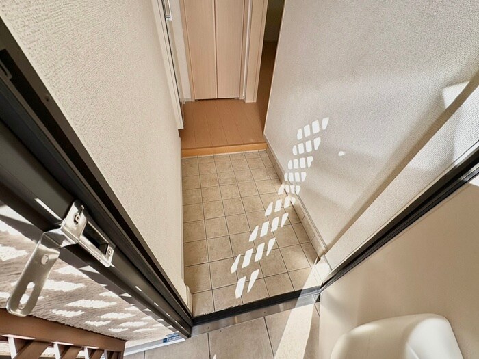 物件内観写真21　(玄関)