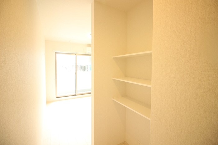 物件内観写真12　(収納)