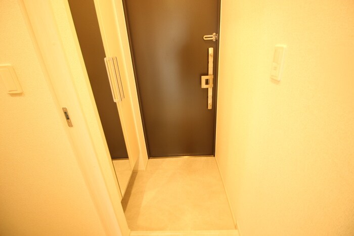 物件内観写真14　(玄関)