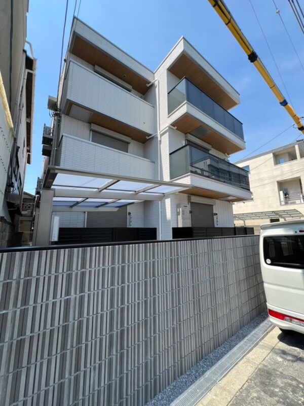 建築中