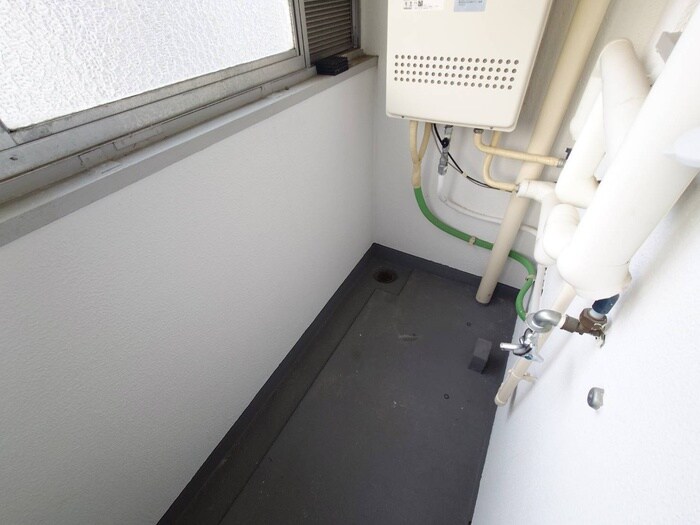 物件内観写真12　(洗濯機置場)