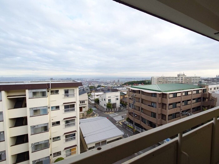 物件内観写真18　(室内からの展望)